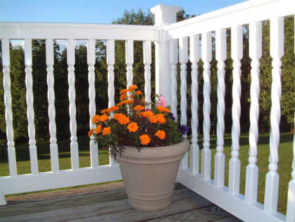 Deck and Railing with Twist Baluster